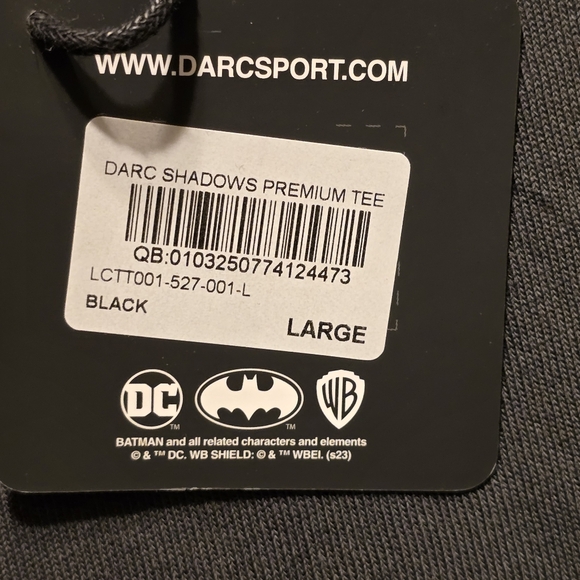 DARCSPORT BATMAN BORN OF SHADOWS SHIRT SIZE LARGE NEW WITH TAGS - Picture 4 of 5